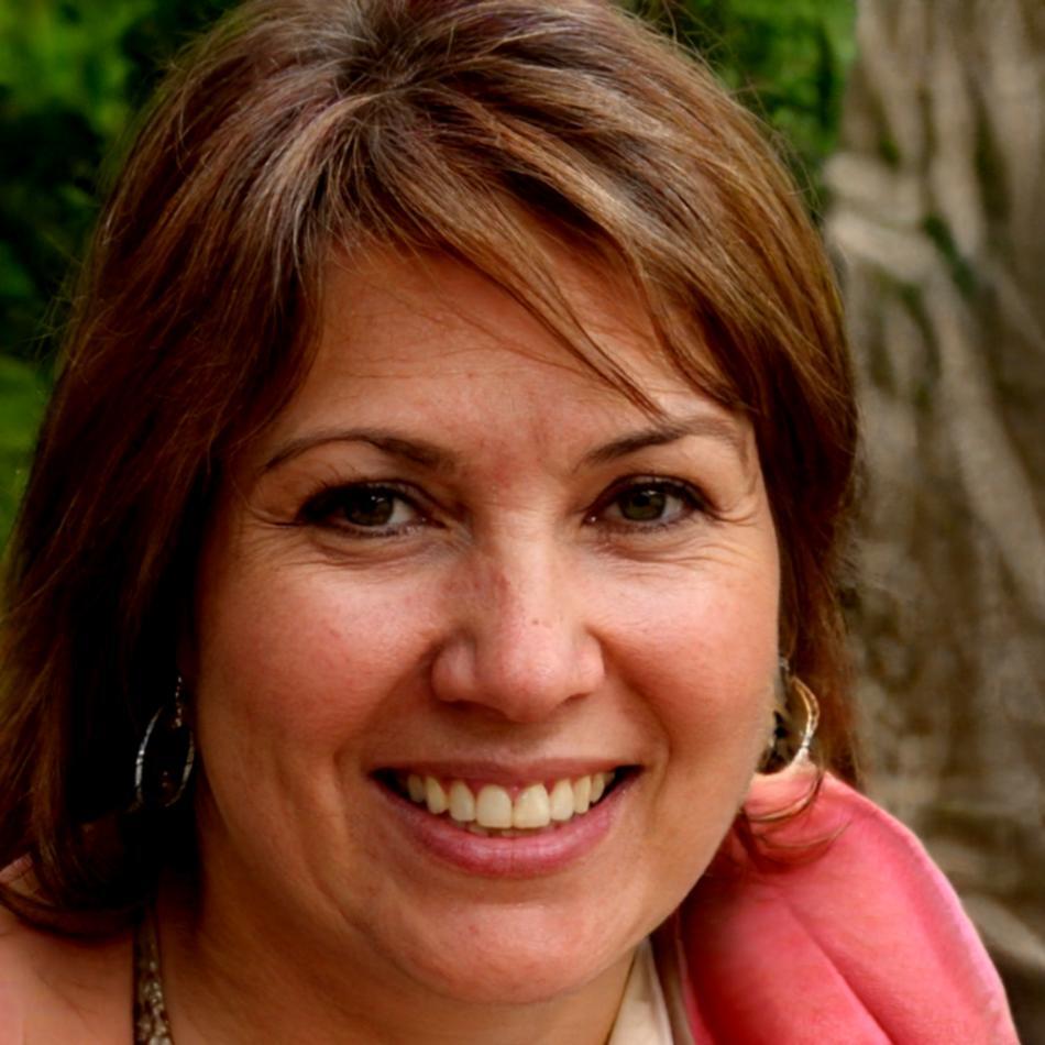 Dr. Claudia Munteanu - Director Metodologii Educaționale